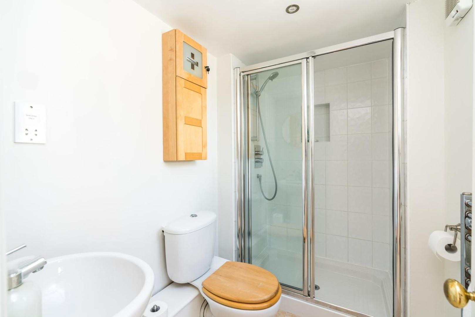 Beautiful 3bd Forest Hill South *